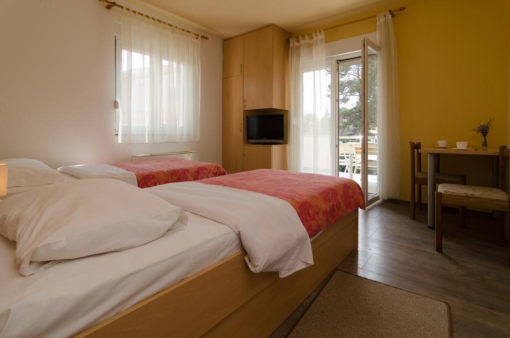 זאדאר Guesthouse Villa Irena מראה חיצוני תמונה