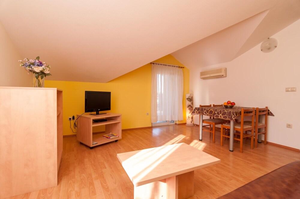 זאדאר Guesthouse Villa Irena מראה חיצוני תמונה